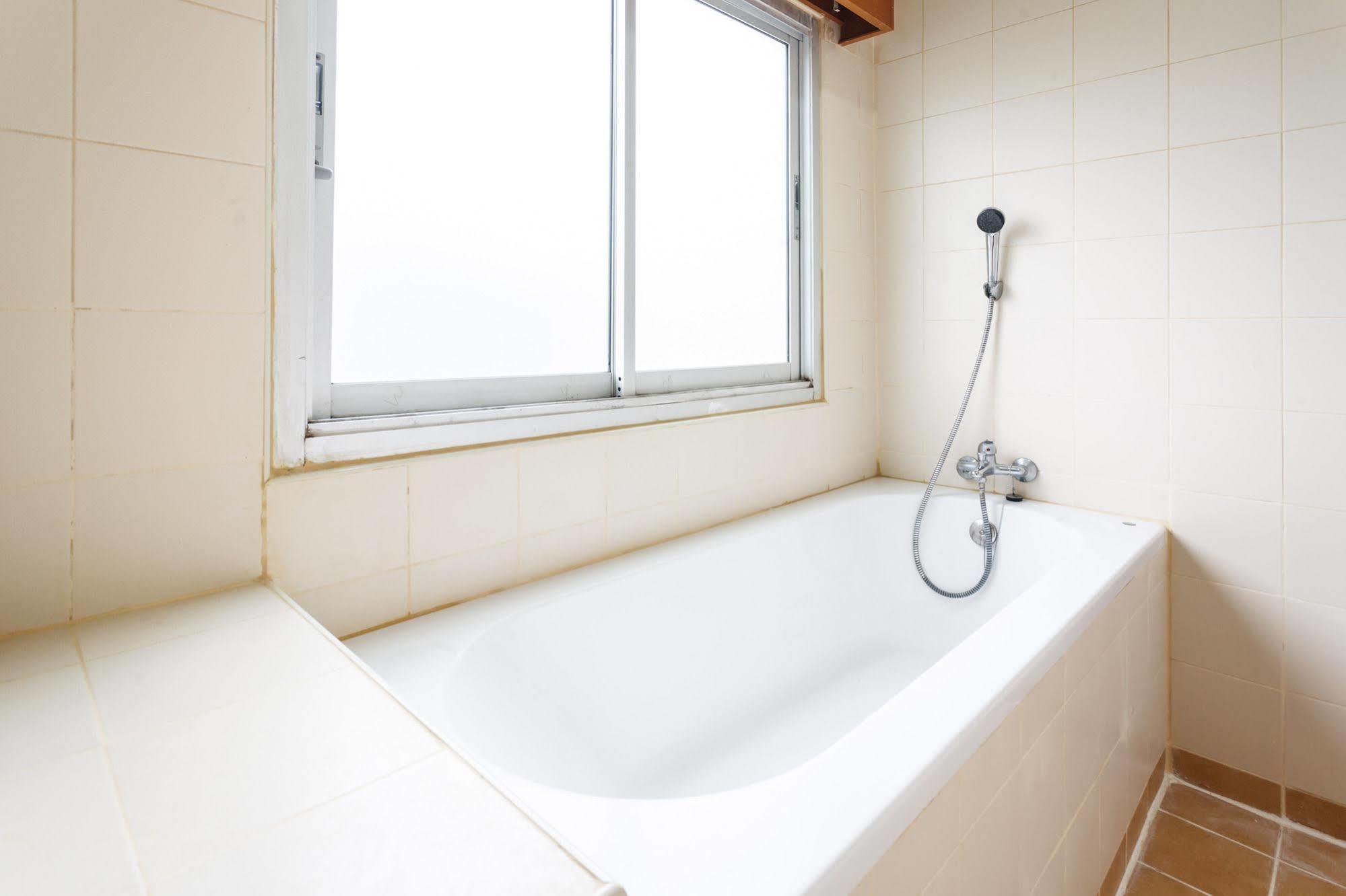 Oyo 739 Presley Guesthouse Phuket Patong Ngoại thất bức ảnh