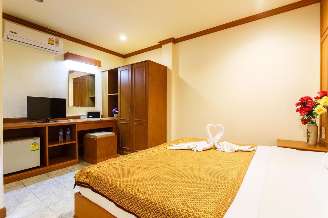 Oyo 739 Presley Guesthouse Phuket Patong Ngoại thất bức ảnh